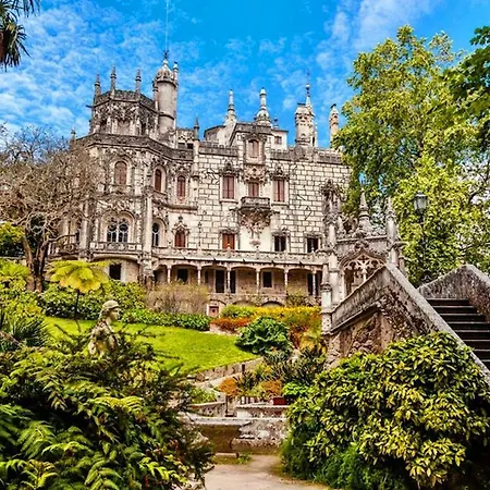 51 House * Sintra